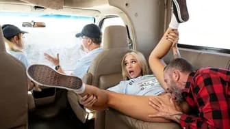 Boring daughter fuck right behind her parents backs