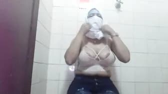 Real Arab into Hijabi and Niqab Masturbates and Squirting Soak Creamy Snatch to Intense Orgasm