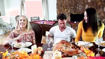 Thanksgiving Is For Creampies - S10:E6