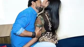 BARAT CHORI! Kamwali Bai Nale Phas Gai Apne Shaadi Ki Dulha Ki Gaand Kiwi!