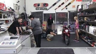Blonde loves the motor so much she give a oral sex for it